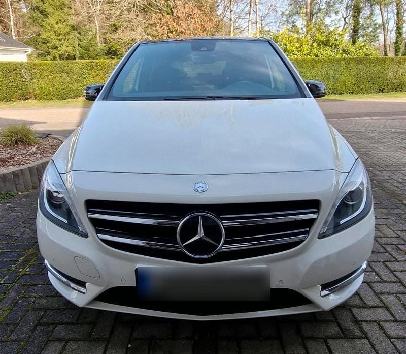 Gebraucht Mercedes B200 2015 Weiß Van / Kleinbus