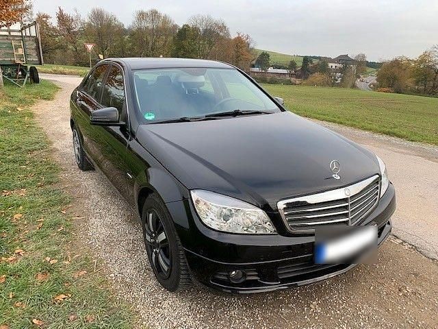 Gebraucht Mercedes C180 156 PS (114 kW) 2010 Schwarz Limousine