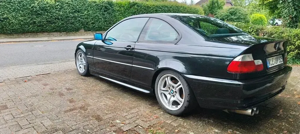 Gebraucht BMW 325 Sport Line 192 PS (141 kW) 2001 Schwarz Coupé