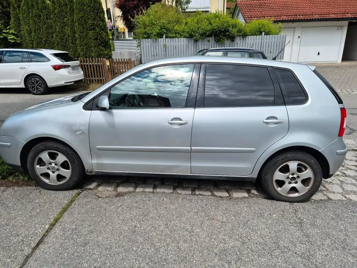 Gebraucht VW Polo 75 PS (55 kW) 2002 Silber Kleinwagen