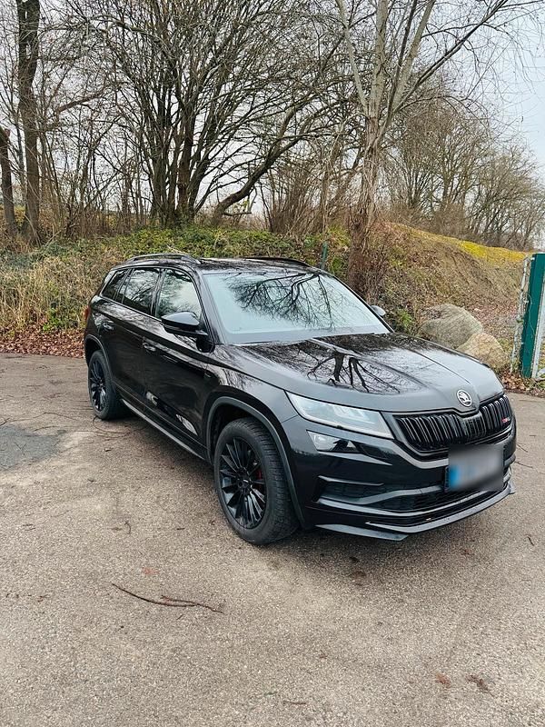 Schwarz Gebraucht 2020 Skoda Kodiaq RS SUV | 27.400 € (Superpreis) - Bild 1/4