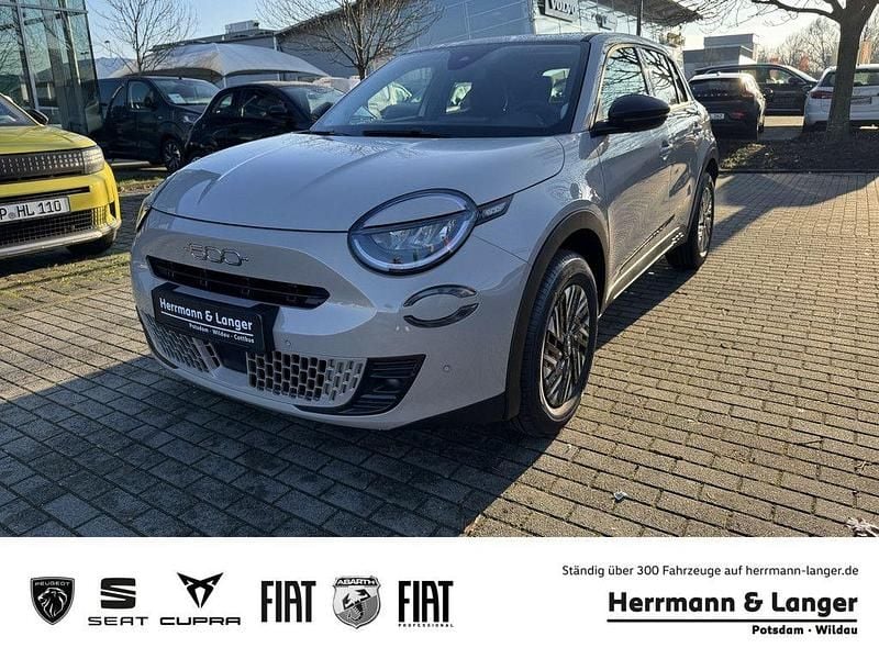 Neu Fiat 600 110 PS (80 kW) 2025 Beige SUV