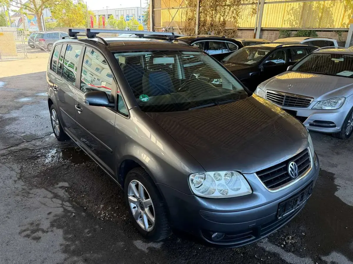 Gebraucht VW Touran Trendline 150 PS (110 kW) 2005 Platinumgrey metallic Van / Kleinbus