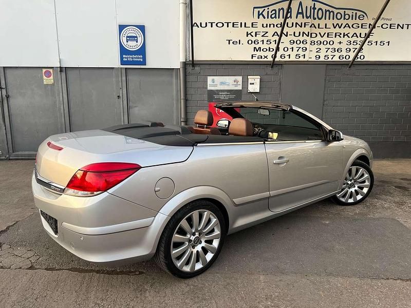 Gebraucht Opel Astra Cabriolet Cosmo 200 PS (147 kW) 2007 Starsilber iii m2 Cabrio