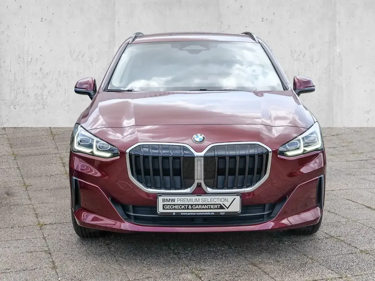 Gebraucht BMW 220 Active Tourer Luxury Line 156 PS (114 kW) 2025 Rot Van / Kleinbus