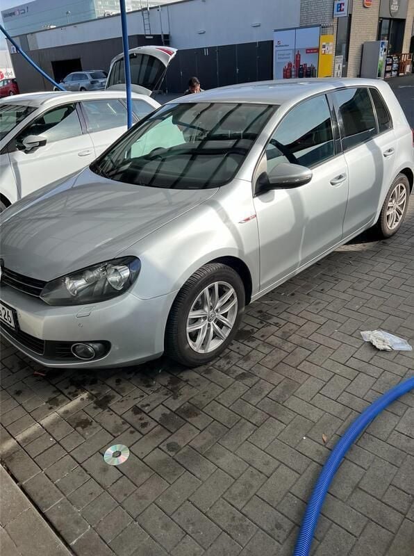 Silber Gebraucht 2012 VW Golf VI Highline Limousine | 8.350 € (Etwas zu teuer) - Bild 1/4