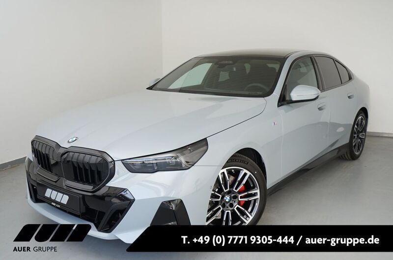Grau Neu 2025 BMW 520 M Sport Limousine | 66.990 € (Etwas zu teuer) - Bild 1/4
