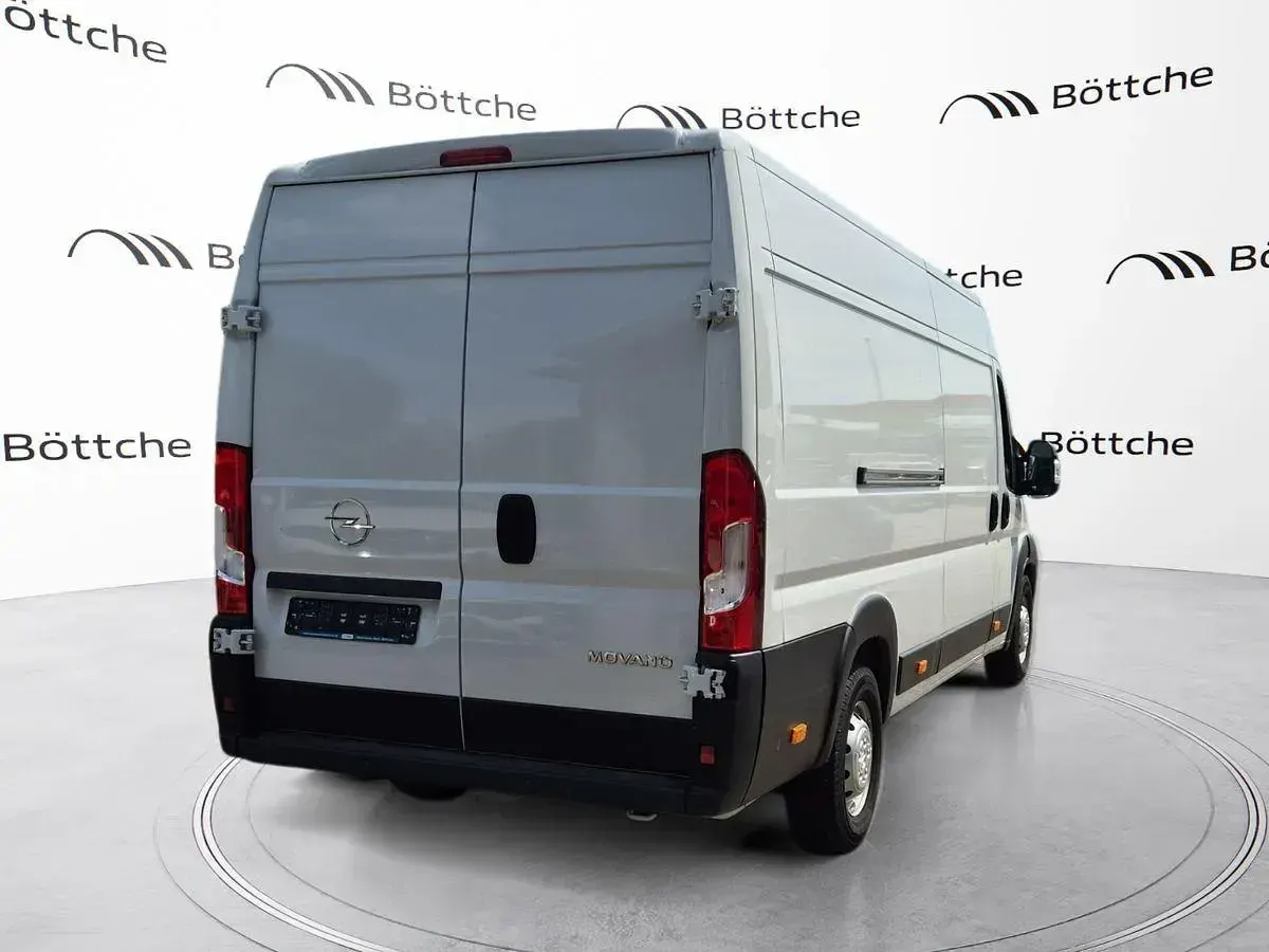 Gebraucht Opel Movano 140 PS (102 kW) 2024 Lackierung weiss icy/typ aussenverkleidung spiegel flach standard Van