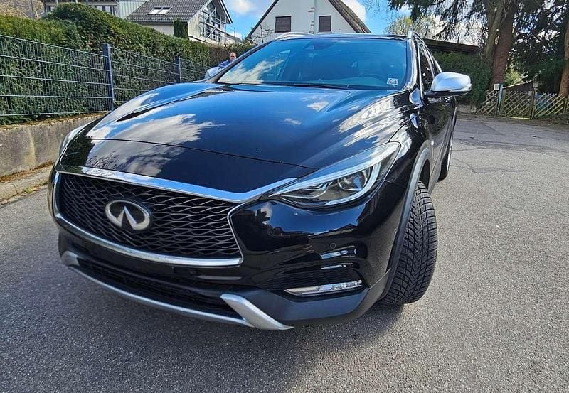 Gebraucht Infiniti QX30 Premium 170 PS (125 kW) 2016 Schwarz SUV