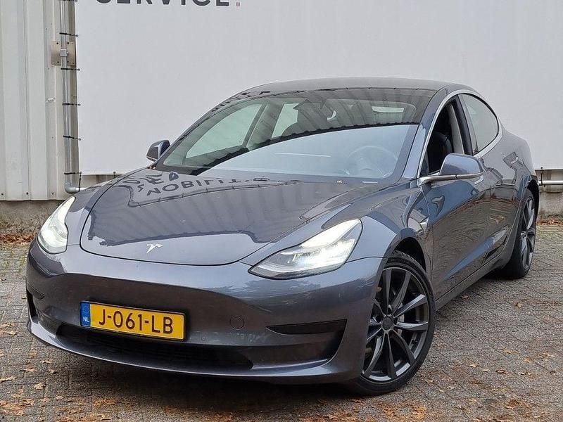 Grau Gebraucht 2020 Tesla Model 3 Standard Range Limousine | 20.900 € (Guter Preis) - Bild 1/4