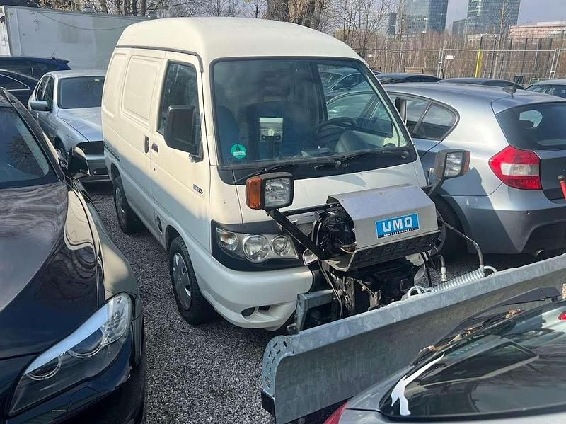 Gebraucht Piaggio Porter 71 PS (52 kW) 2013 Weiß Van / Kleinbus