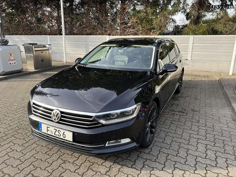 Schwarz Gebraucht 2014 VW Passat Comfortline Kombi | 8.900 € (Teuer) - Bild 1/4