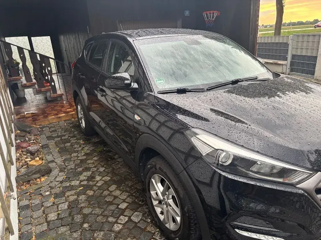 Gebraucht Hyundai Tucson Classic 116 PS (85 kW) 2015 Schwarz SUV
