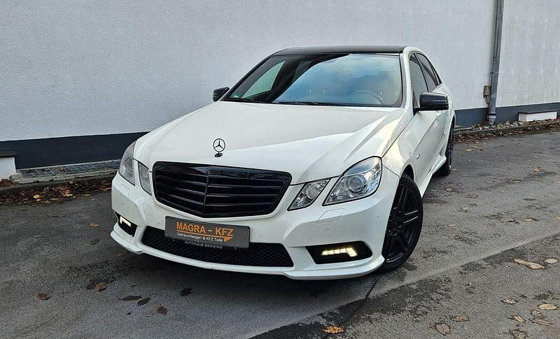 Weiß Gebraucht 2011 Mercedes E250 Avantgarde Limousine | 6.900 € (Superpreis) - Bild 1/4