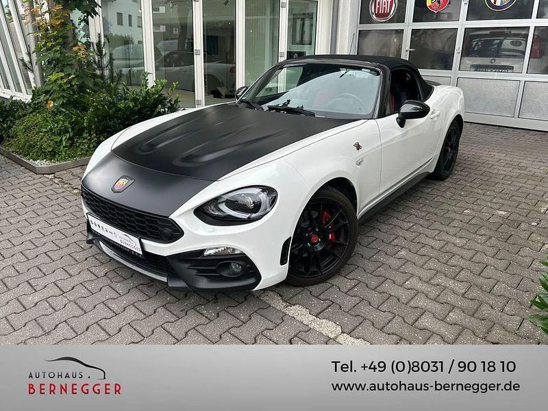 Weiß (weiß/schwarz) Gebraucht 2018 Abarth 124 Spider Cabrio | 31.950 € (Etwas zu teuer) - Bild 1/4