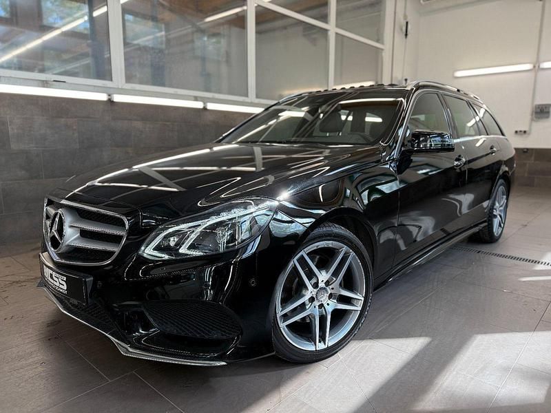 Schwarz unilack Gebraucht 2015 Mercedes E300 AMG Kombi | 19.988 € (Fairer Preis) - Bild 1/3