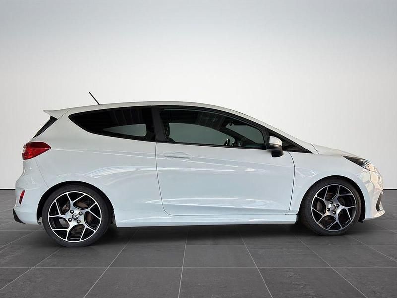 Gebraucht Ford Fiesta ST 200 PS (147 kW) 2018 Weiß Kleinwagen