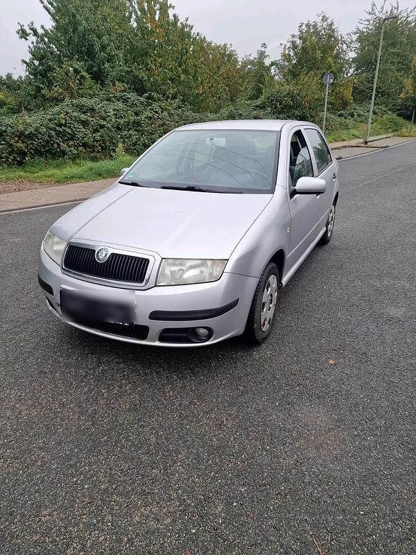 Silber Gebraucht 2001 Skoda Fabia Kleinwagen | 1.800 € - Bild 1/4