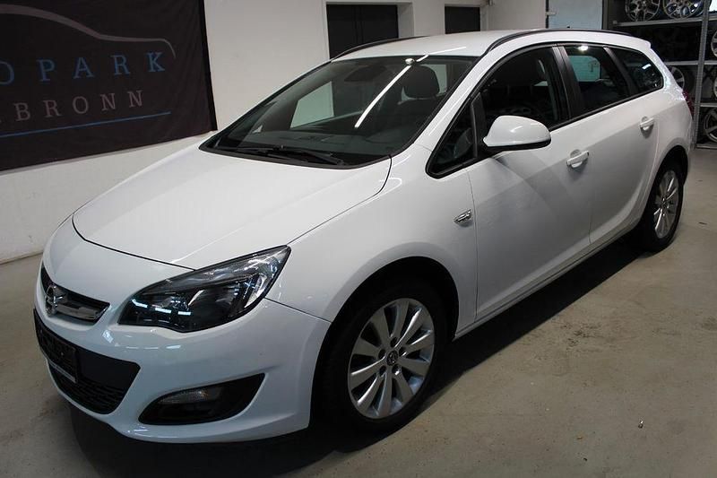 Gebraucht Opel Astra 165 PS (121 kW) 2015 Weiß Limousine