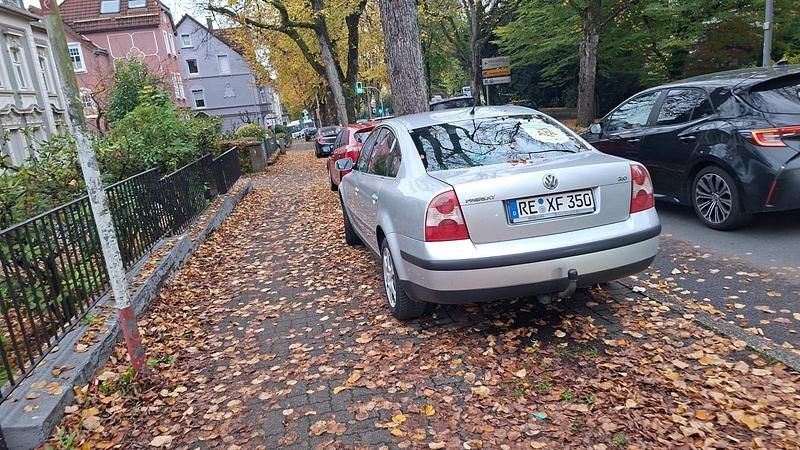 Silber Gebraucht 2002 VW Passat Limousine | 1.999 € (Fairer Preis) - Bild 1/4