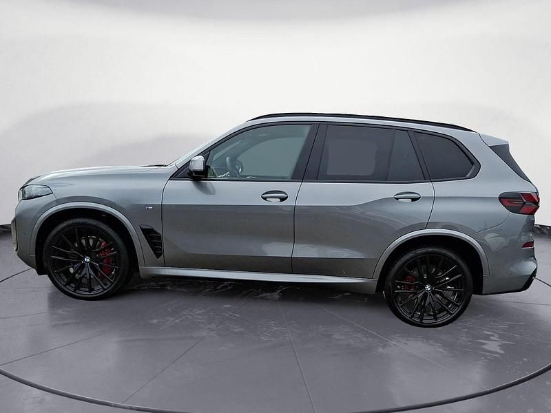 Neu BMW X5 298 PS (219 kW) 2025 Grau SUV