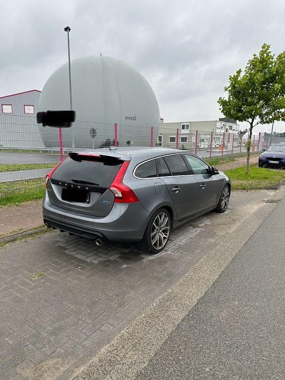 Gebraucht Volvo V60 190 PS (139 kW) 2017 Grau Kombi