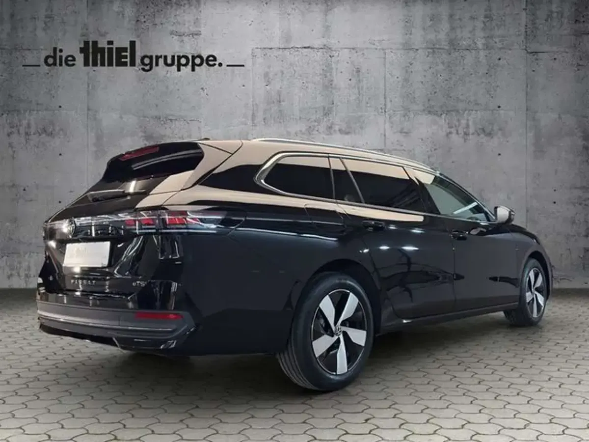 Gebraucht VW Passat Business 150 PS (110 kW) 2026 Grenadillschwarz metallic Kombi