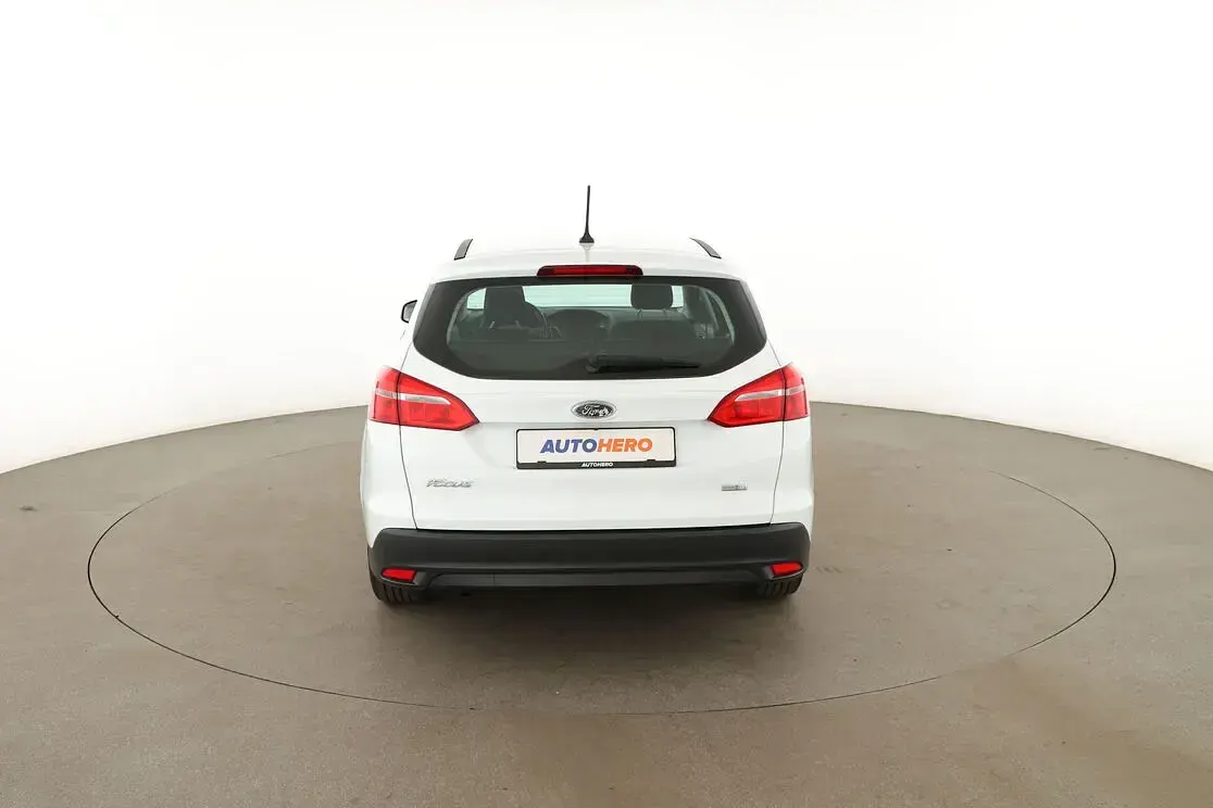 Gebraucht Ford Focus Trend 101 PS (74 kW) 2018 Weiß Kombi