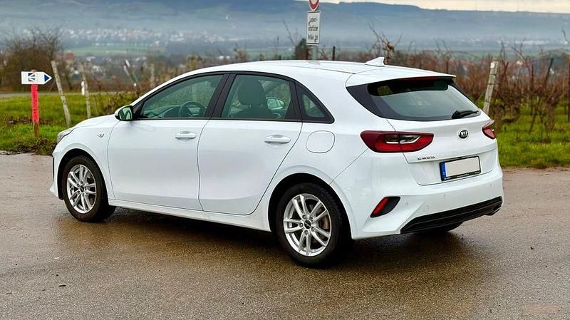 Gebraucht Kia Ceed Edition 7 101 PS (74 kW) 2020 Weiß Kleinwagen