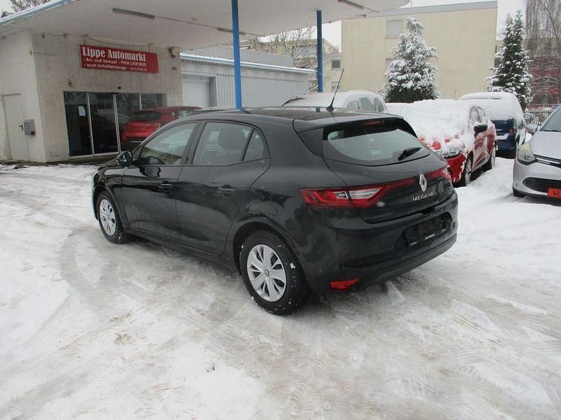 Gebraucht Renault Mégane IV Life 116 PS (85 kW) 2020 Schwarz Limousine