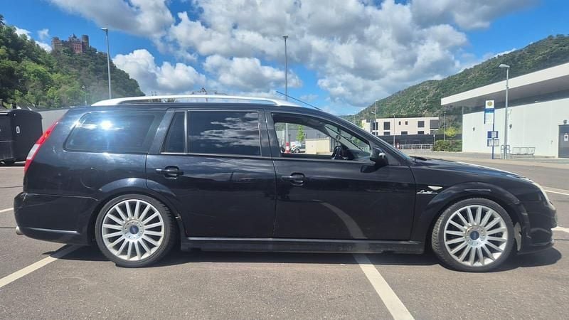 Używany Ford Mondeo ST 225 KM (165 kW) 2002 Czarny Kombi