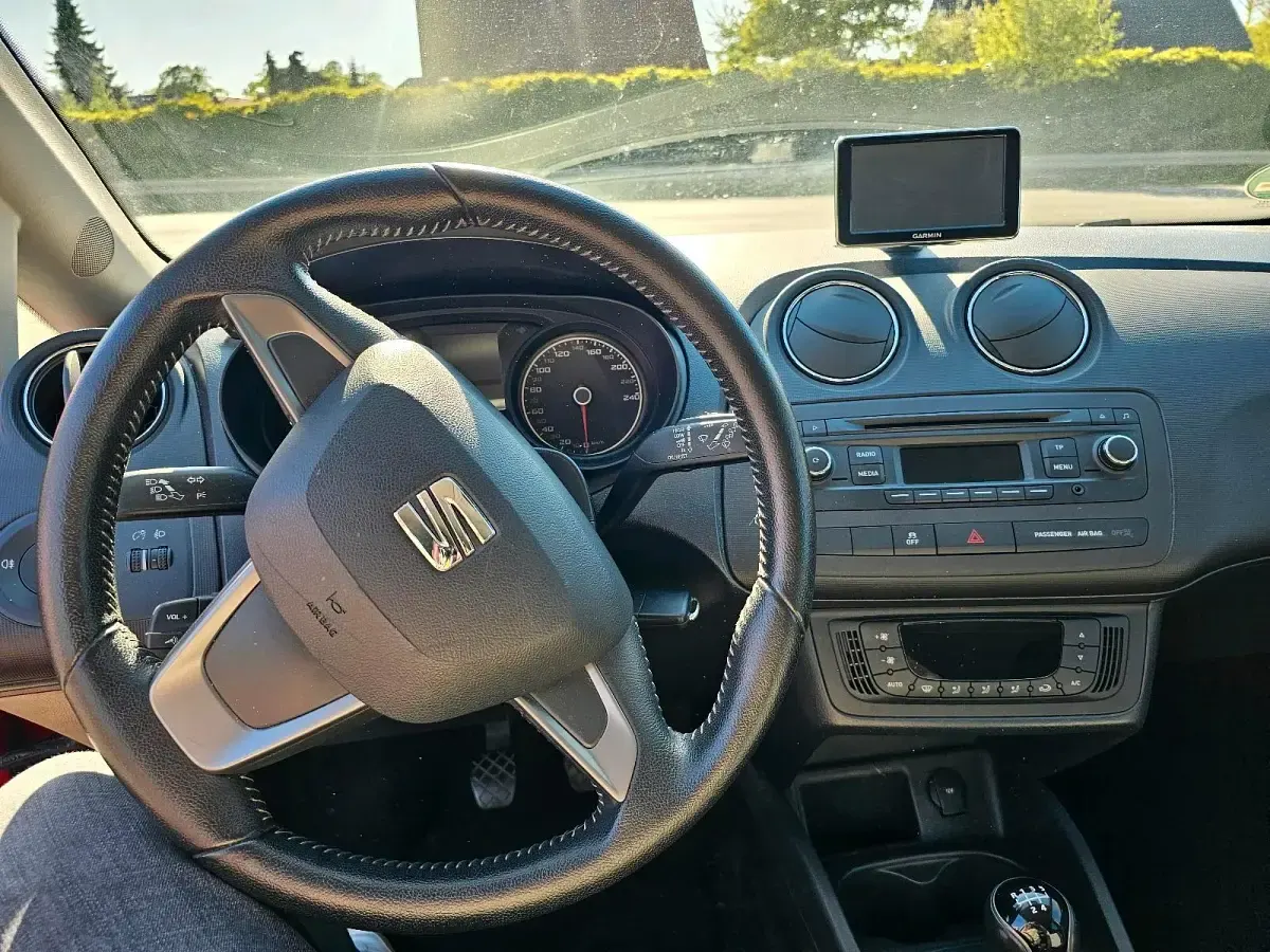 Second-hand Seat Ibiza 69 CP (50 kW) 2014 Roșu Hatchback
