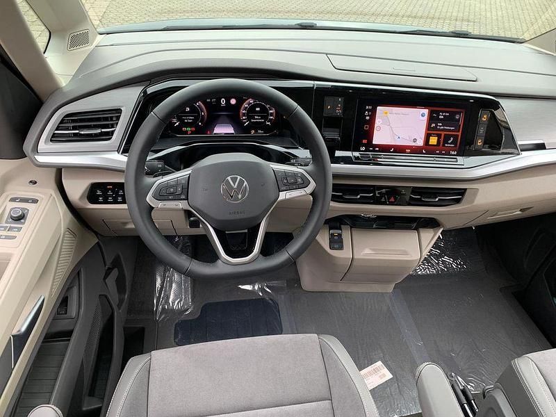 Neu VW Multivan Edition 150 PS (110 kW) 2025 Indiumgrau metallic Van