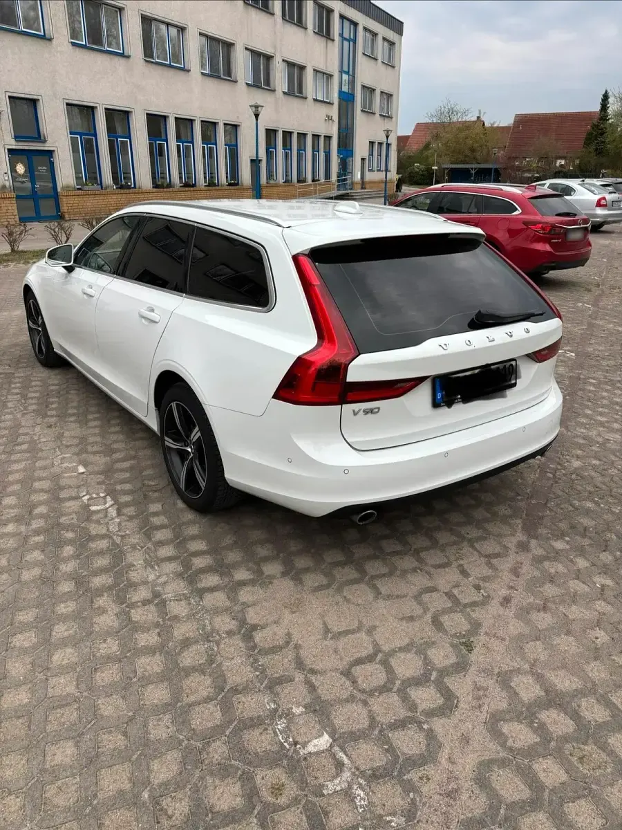 Gebraucht Volvo V90 Momentum 190 PS (139 kW) 2017 Weiß Kombi