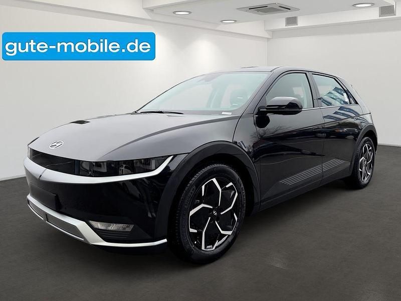 Abyss black / mic Gebraucht 2024 Hyundai Ioniq Dynamiq Kleinwagen | 46.490 € - Bild 1/4