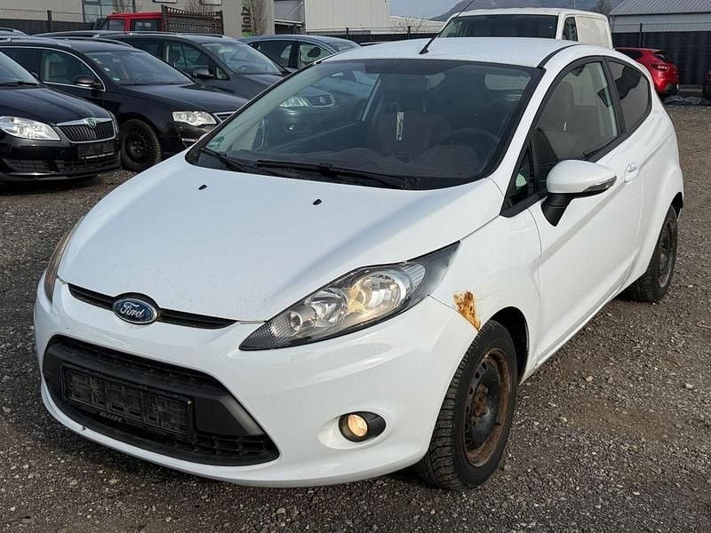 Gebraucht Ford Fiesta Trend 82 PS (60 kW) 2010 Weiß Kleinwagen