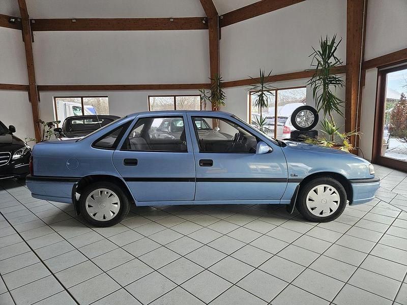 Gebraucht Opel Vectra 82 PS (60 kW) 1993 Blau Limousine