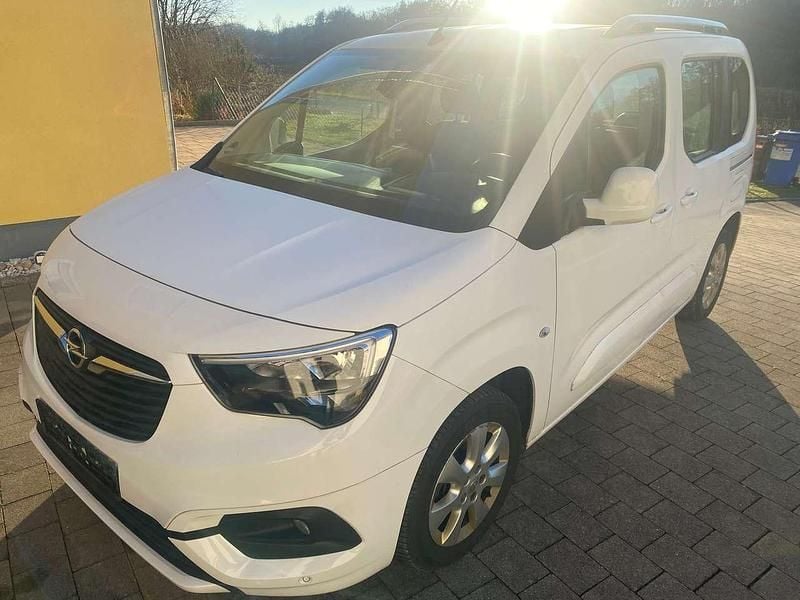Gebraucht Opel Combo Life Edition 102 PS (75 kW) 2018 Jade weiss/arktis weiss Van / Kleinbus