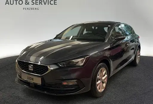 Nowe Seat Leon 150 KM (110 kW) 2025 Szary Sedan/Limuzyna