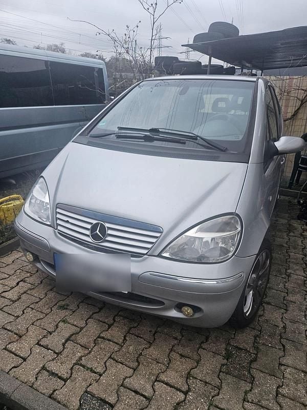 Silber Gebraucht 2002 Mercedes A190 Kleinwagen | 900 € (Superpreis) - Bild 1/4