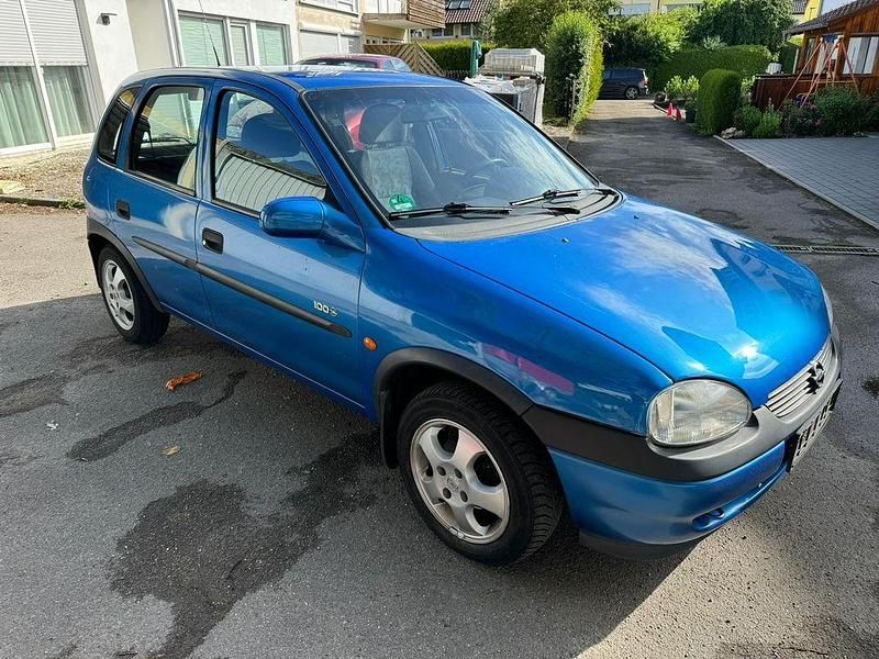 Blau Gebraucht 1996 Opel Corsa Limousine | 1.299 € (Fairer Preis) - Bild 1/4