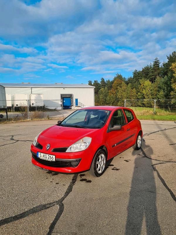 Rot Gebraucht 2006 Renault Clio II Kleinwagen | 1.800 € (Fairer Preis) - Bild 1/4