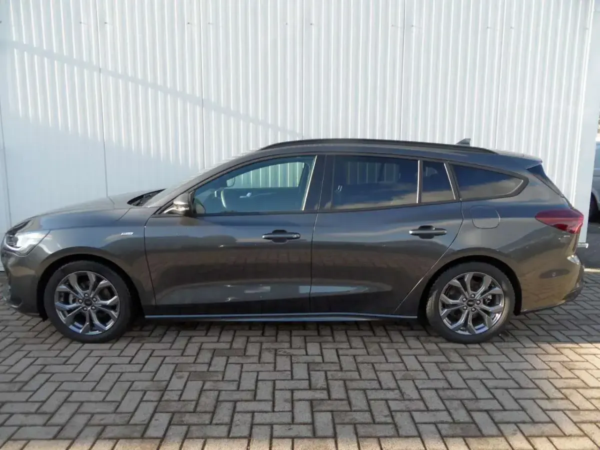 Usata Ford Focus ST-Line X 155 CV (114 kW) 2024 Grigio Station wagon