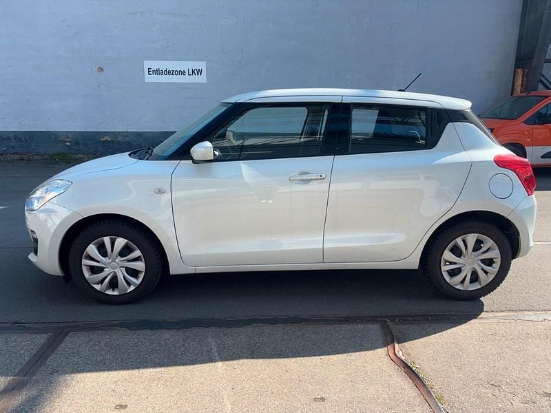 Gebraucht Suzuki Swift 90 PS (66 kW) 2017 Weiß Kleinwagen