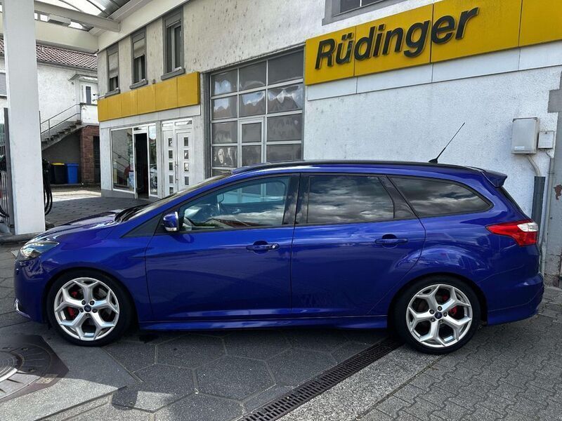 Gebraucht Ford Focus ST 250 PS (183 kW) 2014 Performanceblau metallic Limousine