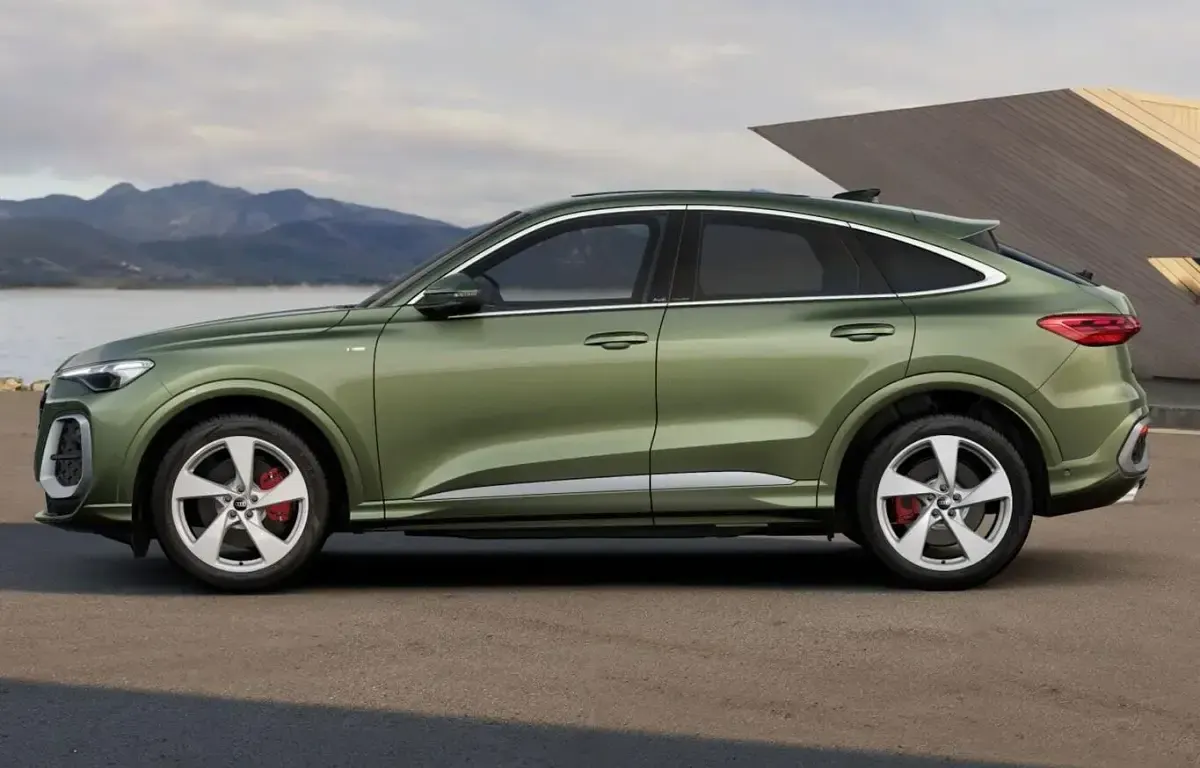 Neu Audi Q5 Sportback Ambiente 299 PS (219 kW) 2026 Distriktgrün metallic SUV