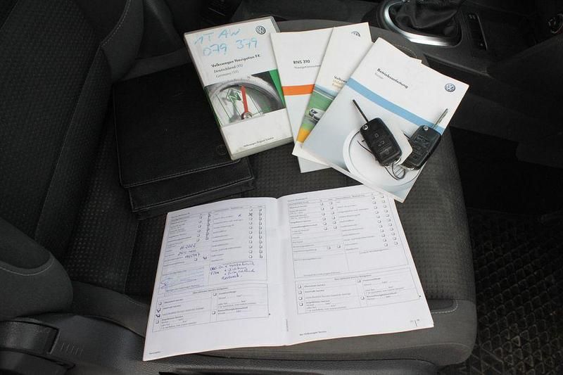 Gebraucht VW Touran Freestyle 105 PS (77 kW) 2010 Schwarz Van / Kleinbus