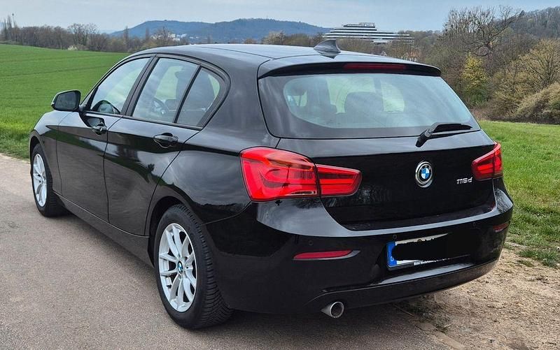 Gebraucht BMW 116 Advantage 116 PS (85 kW) 2016 Schwarz Kleinwagen