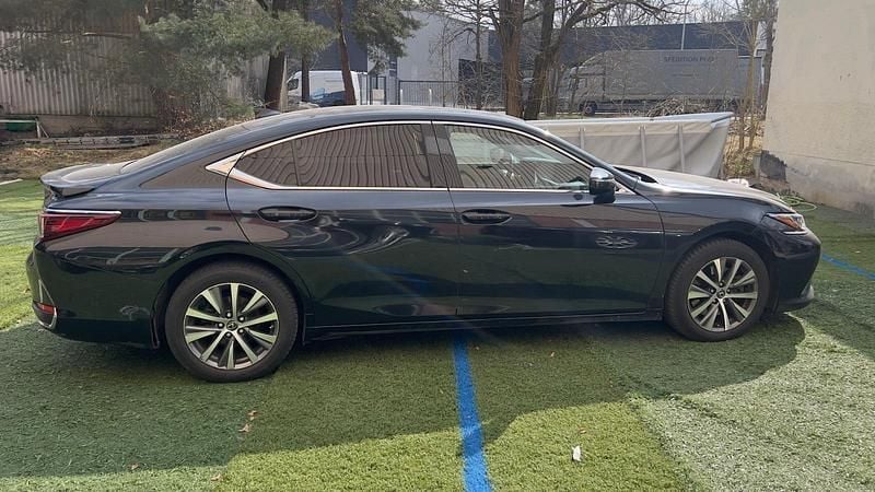 Gebraucht Lexus ES300H 178 PS (130 kW) 2020 Schwarz Limousine