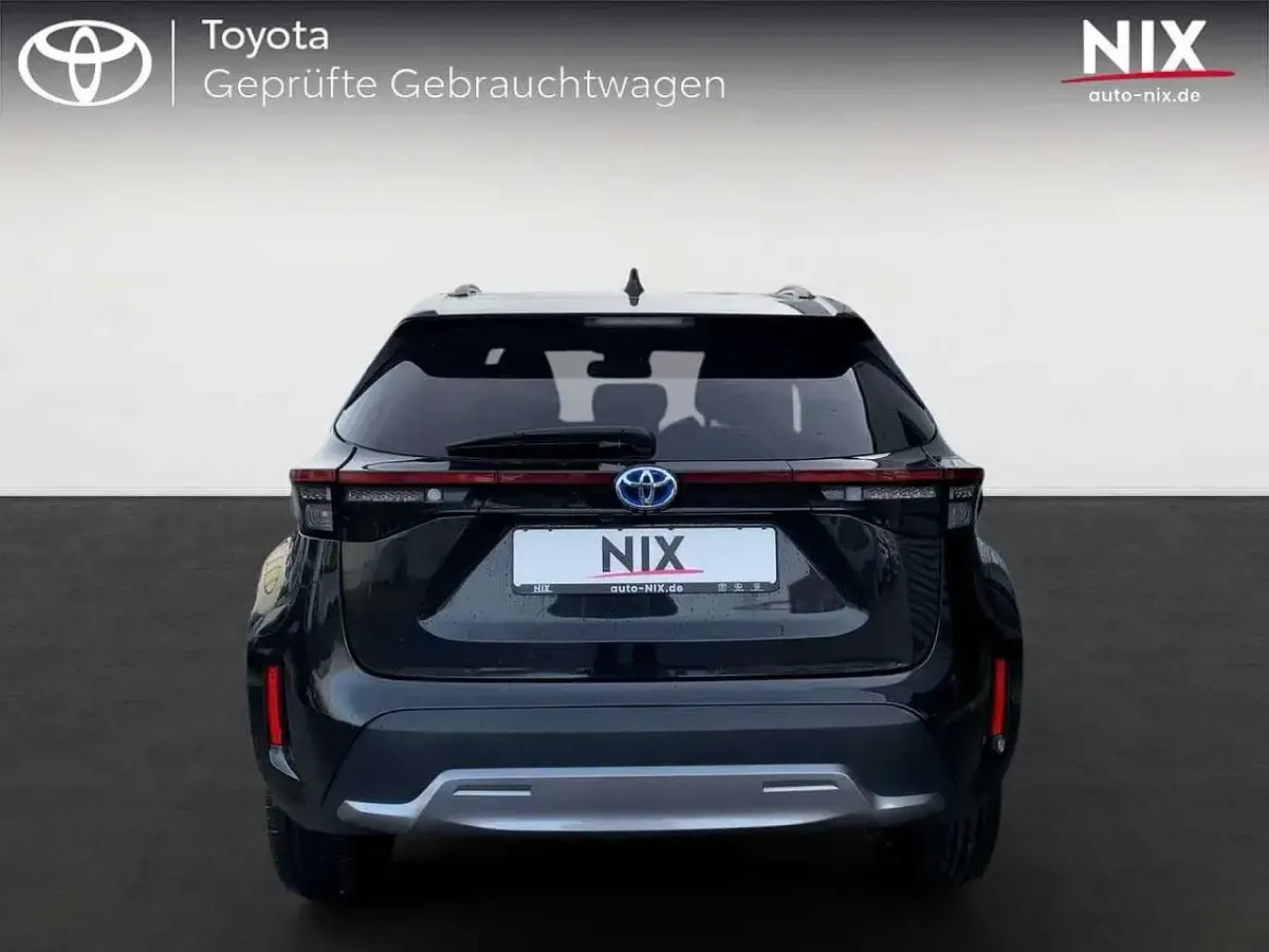 Gebraucht Toyota Yaris Cross 116 PS (85 kW) 2023 Schwarz SUV